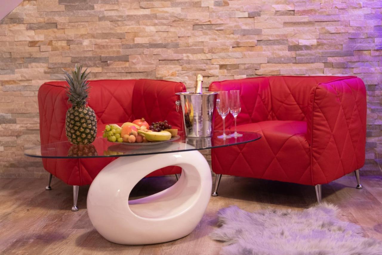 Romanticky Wellness Suite Hotel Heinz Добриш Екстериор снимка
