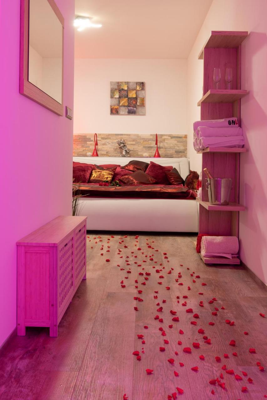 Romanticky Wellness Suite Hotel Heinz Добриш Екстериор снимка