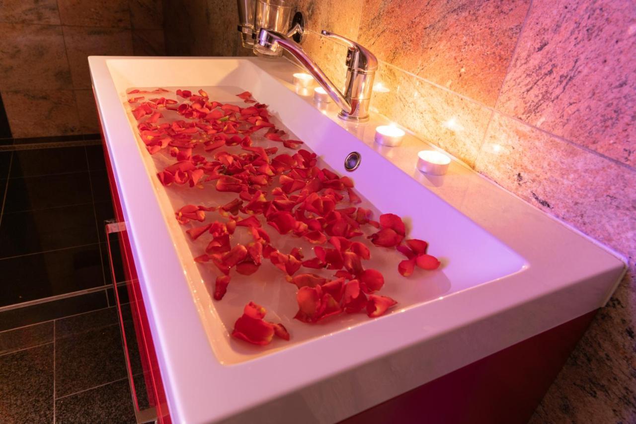 Romanticky Wellness Suite Hotel Heinz Добриш Екстериор снимка