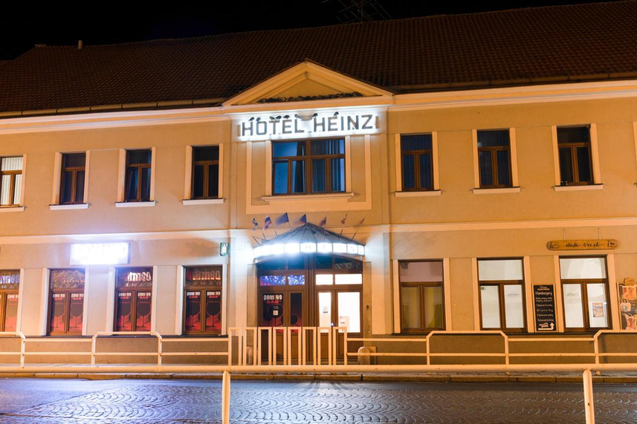 Romanticky Wellness Suite Hotel Heinz Добриш Екстериор снимка